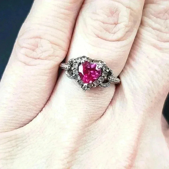 STERLING SILVER, WHITE SAPHIRE AND RUBY STONE HEART RING - Picture 2 of 2